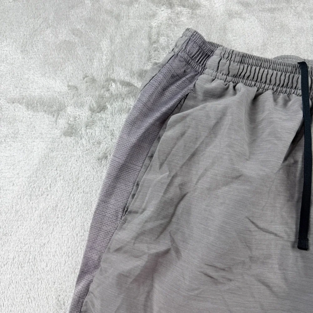 Nike Dri-FIT Grey Running Shorts Men's S‎ Small Activewear Athletic Gym Training